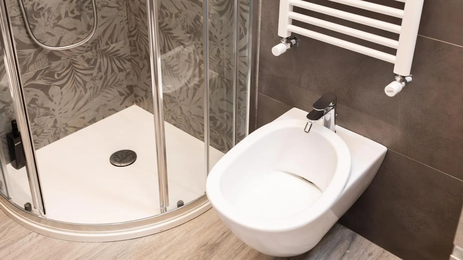 Dall'Arca Suites Bologna Station - Center - Fiera Affittacamere