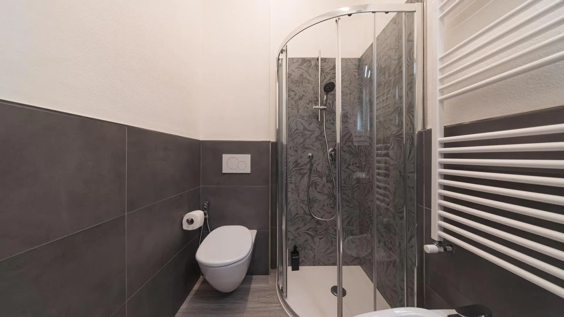 Dall'Arca Suites Bologna Station - Center - Fiera Affittacamere