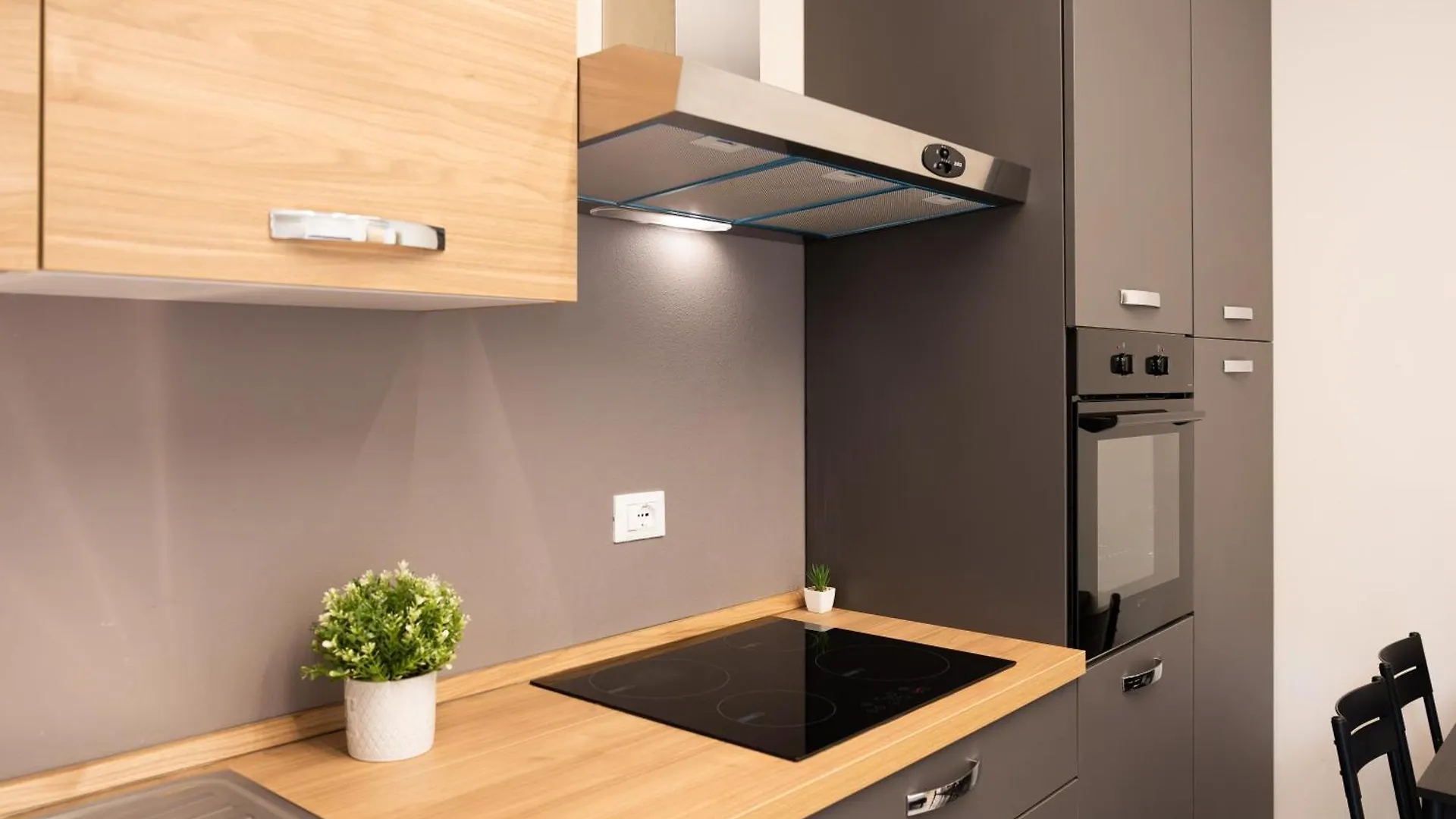 Dall'Arca Suites Bologna Station - Center - Fiera 0*,