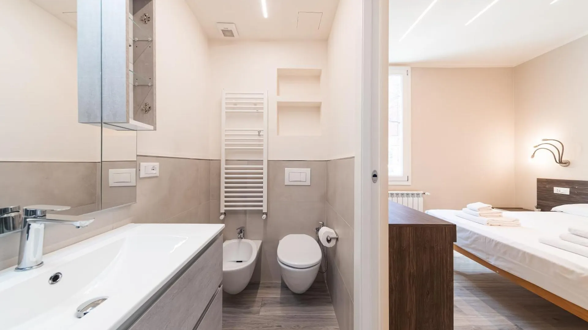 Dall'Arca Suites Bologna Station - Center - Fiera 0*,