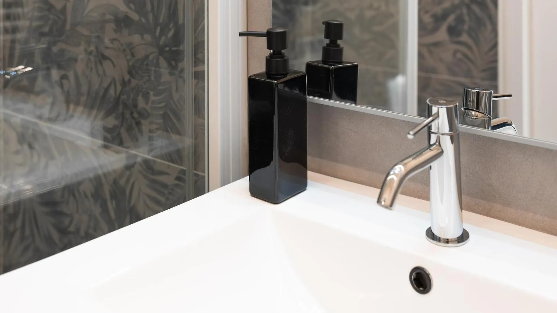 Affittacamere Dall'Arca Suites Bologna Station - Center - Fiera