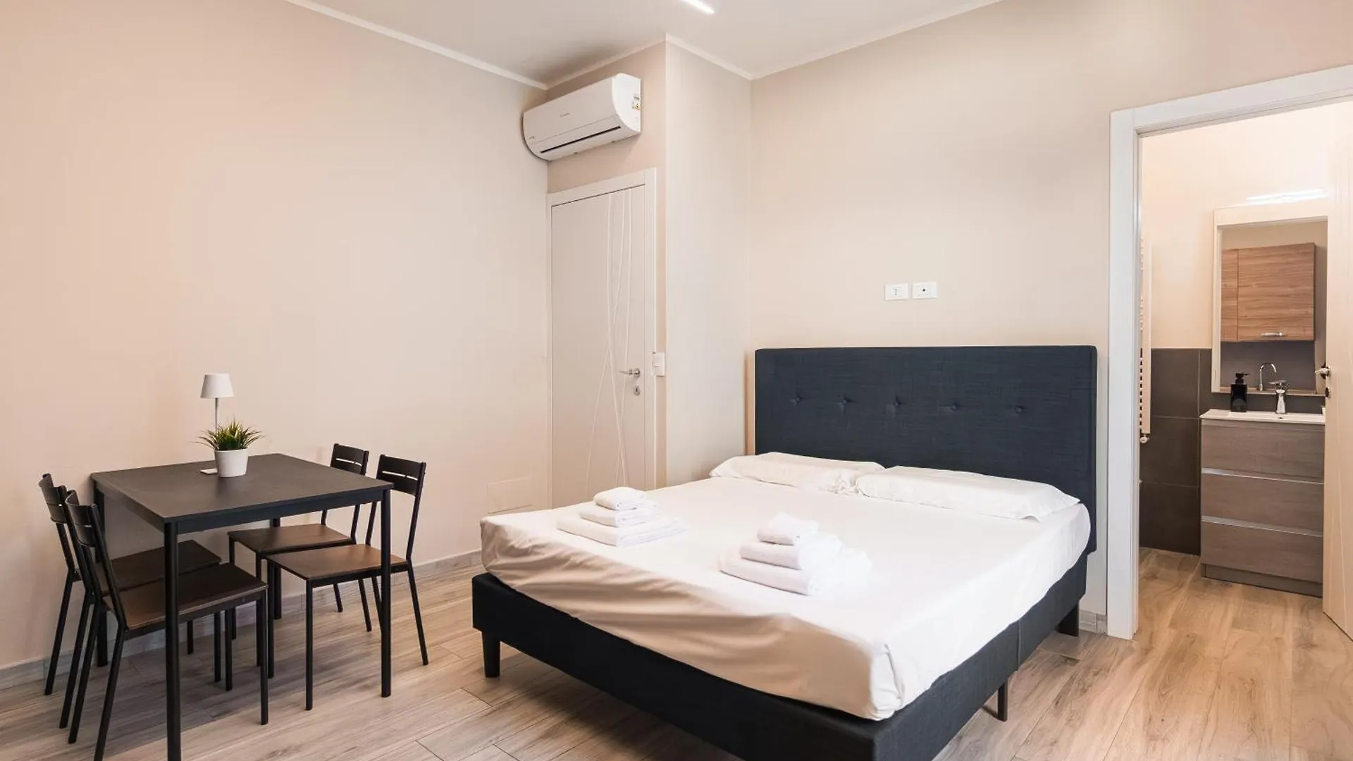 Dall'Arca Suites Bologna Station - Center - Fiera Penzion